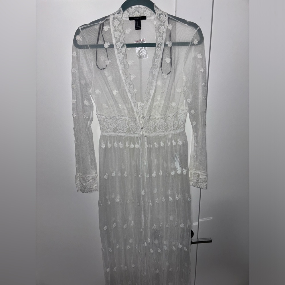 Forever21 Lace Kimono NWOT Medium